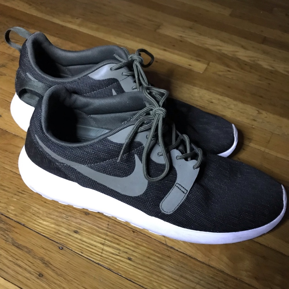 Nike Navy Green Roshe Runners [USED]